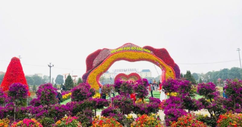 Minh họa sự kết hợp giữa công nghệ và vẻ đẹp của hoa hồng, có thể là hình ảnh nhà kính hiện đại trồng hoa hồng hoặc biểu tượng công nghệ kết hợp với hình ảnh bông hồng đẹp.